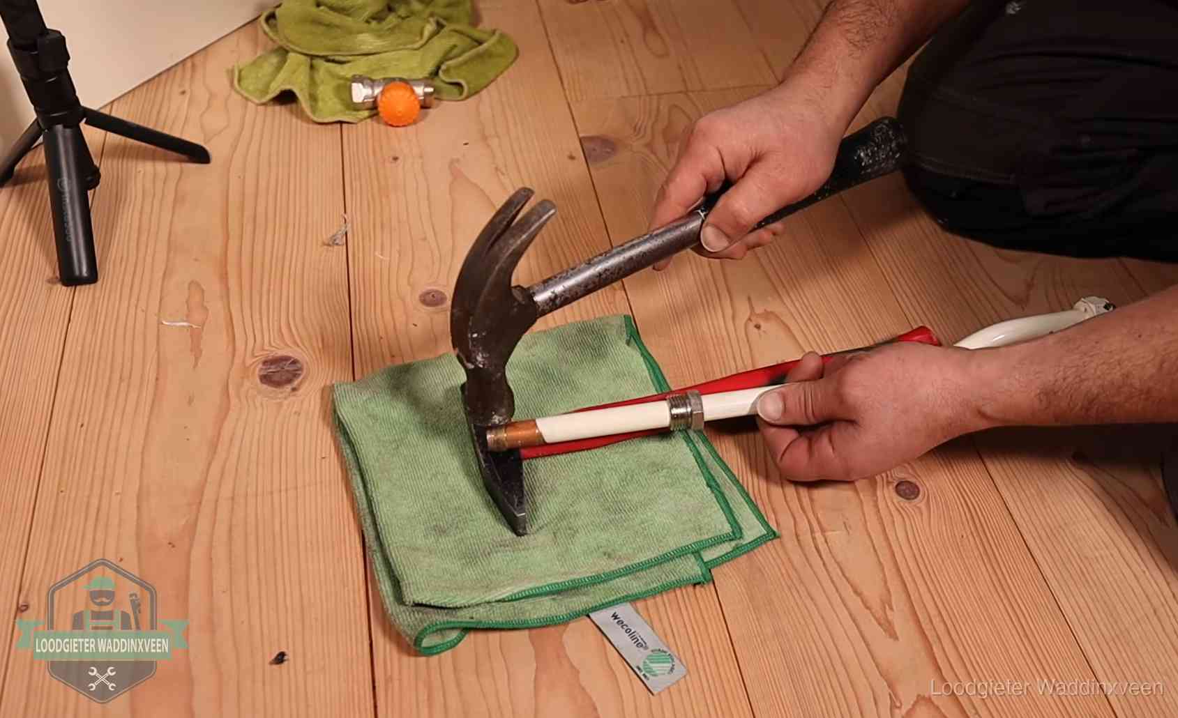 Geimproviseerd gereedschap bij een klus in Waddinxveen, een teken om op te letten wie je binnenhaalt