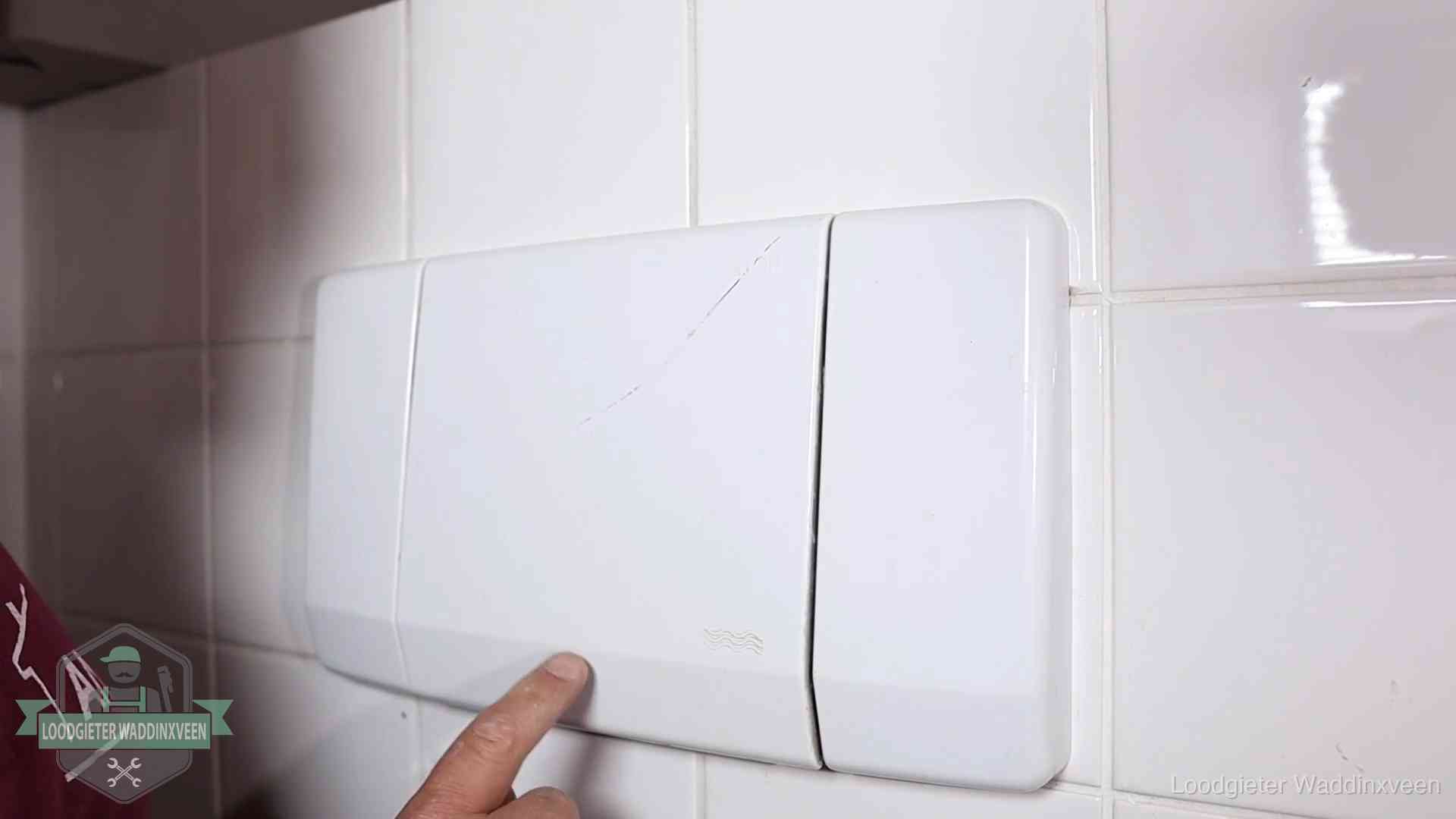 Oorzaken van een verstopte wc in Waddinxveen Bedieningspaneel van een inbouwreservoir van een hangend toilet in Waddinxveen